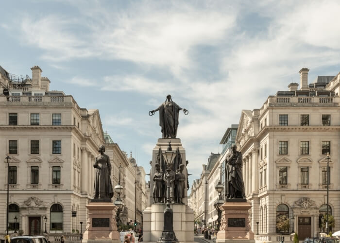 Güvercinler Şahinleri Beslediğinde: Osmanlı Savaş Kararı ve Kırım Savaşı Öncesinde Avrupa Güçleri